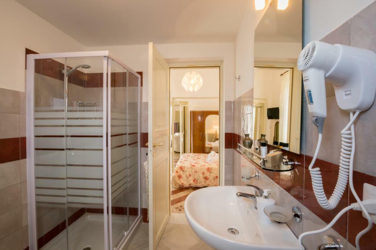 Palazzo Ashian Bed & Breakfast Acquarica del Capo Exterior photo