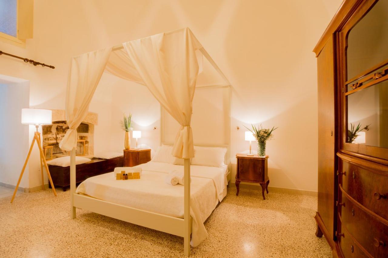 Palazzo Ashian Bed & Breakfast Acquarica del Capo Exterior photo